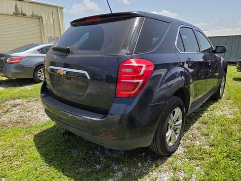 Used 2017 Chevrolet Equinox LS FWD image 2