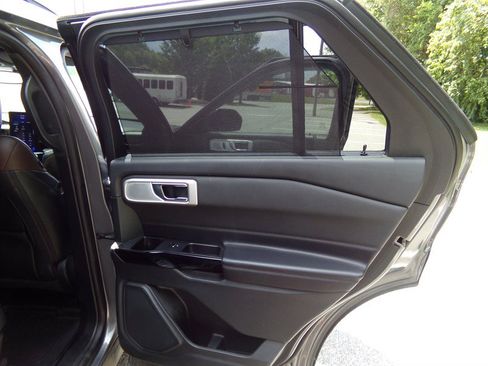 Used 2021 Ford Explorer Platinum w/ Equipment Group 601A AWD/4WD image 53