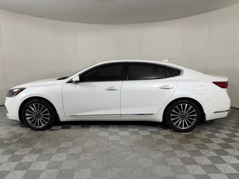 Used 2017 Kia Cadenza Premium FWD image 3