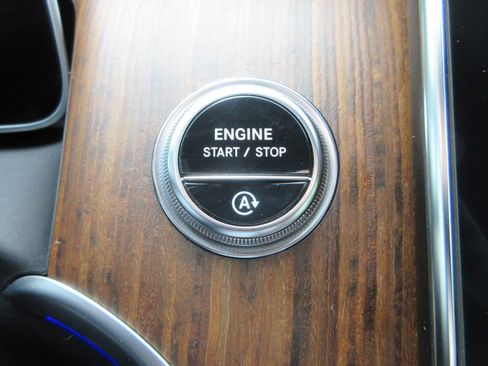 Used 2023 Mercedes-Benz GLC 300 4MATIC image 37