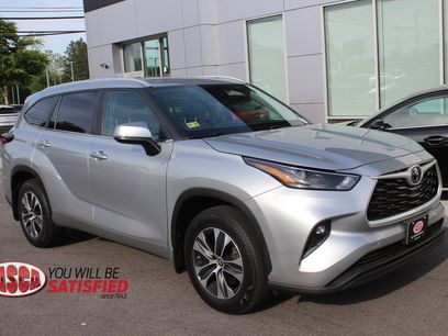 Used 2024 Toyota Highlander XLE