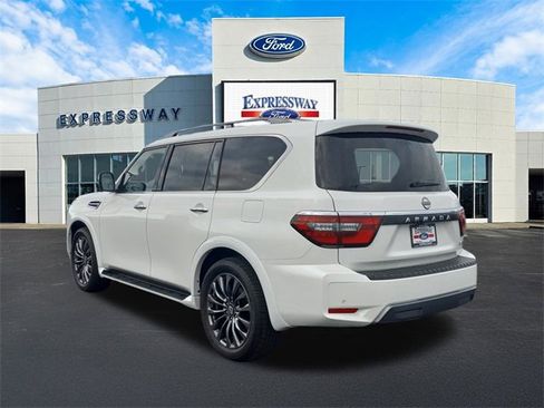 Used 2024 Nissan Armada Platinum w/ Captain's Chairs Package image 8