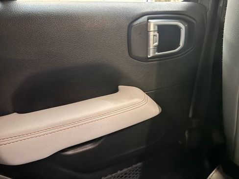 Used 2022 Jeep Wrangler Unlimited Sahara image 27