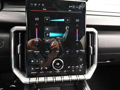 Used 2025 GMC Acadia Elevation AWD/4WD image 8