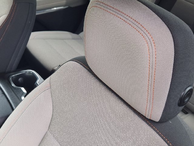 Used 2026 Chevrolet Traverse LT w/ Driver Confidence Package FWD image 16