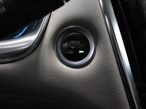 Used 2018 Chevrolet Traverse LT FWD image 22