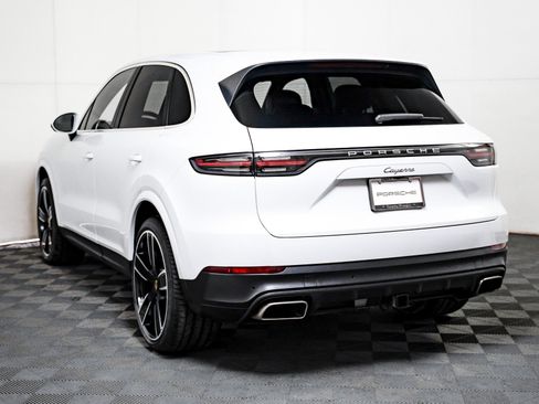 Certified 2023 Porsche Cayenne image 3