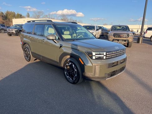 Used 2024 Hyundai Santa Fe SEL image 2