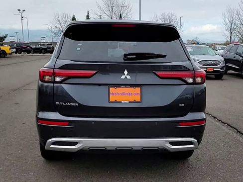 Used 2024 Mitsubishi Outlander SE image 7