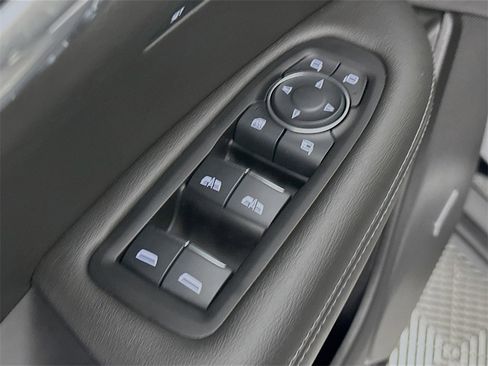 Used 2025 Cadillac XT6 Premium Luxury image 20