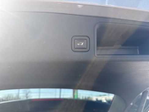 Used 2020 GMC Terrain Denali w/ Denali Premium Package image 15