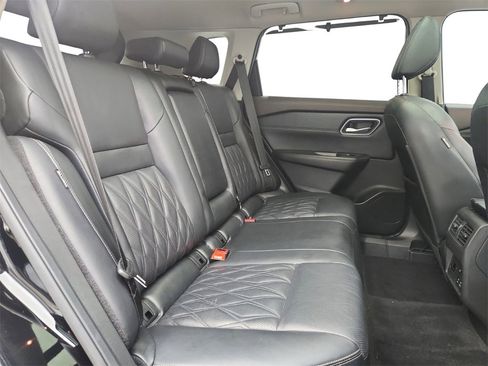 Used 2022 Nissan Rogue Platinum w/ Head-Up Display Package image 28