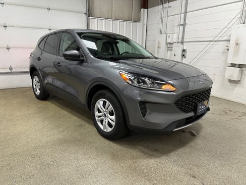 Certified 2022 Ford Escape S image 3