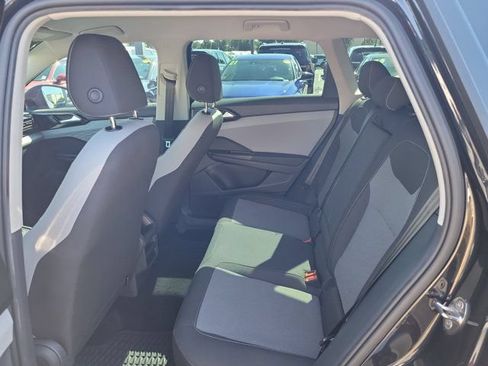 Certified 2022 Volkswagen Taos S FWD image 12