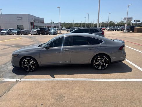 Used 2025 Honda Accord Sport image 4