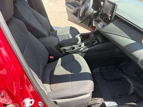 Used 2022 Toyota Corolla LE FWD image 29