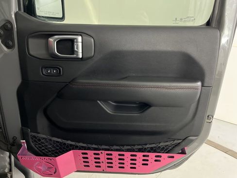 Used 2022 Jeep Wrangler Unlimited Rubicon w/ Cold Weather Group image 29