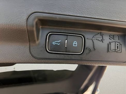 Used 2023 Ford Explorer XLT w/ Equipment Group 202A AWD/4WD image 10
