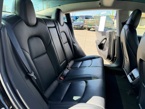 Used 2019 Tesla Model 3 Standard Range Plus image 12