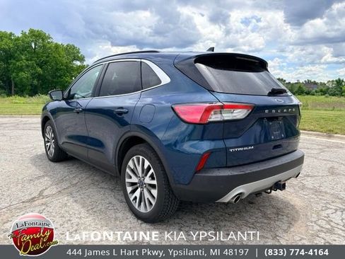 Used 2020 Ford Escape Titanium w/ Titanium Premium Package 2.0 AWD/4WD image 3
