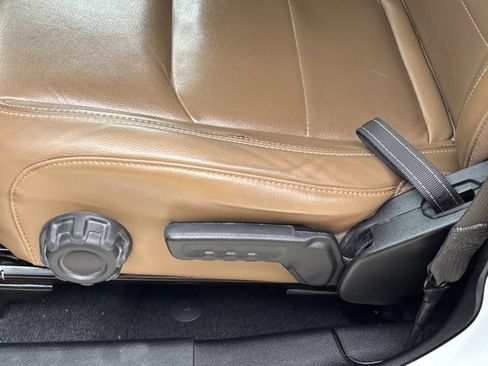 Used 2022 Jeep Wrangler Unlimited Sahara w/ Cold Weather Group AWD/4WD image 19