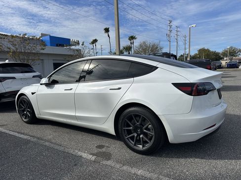 Used 2023 Tesla Model 3 Standard Range image 10