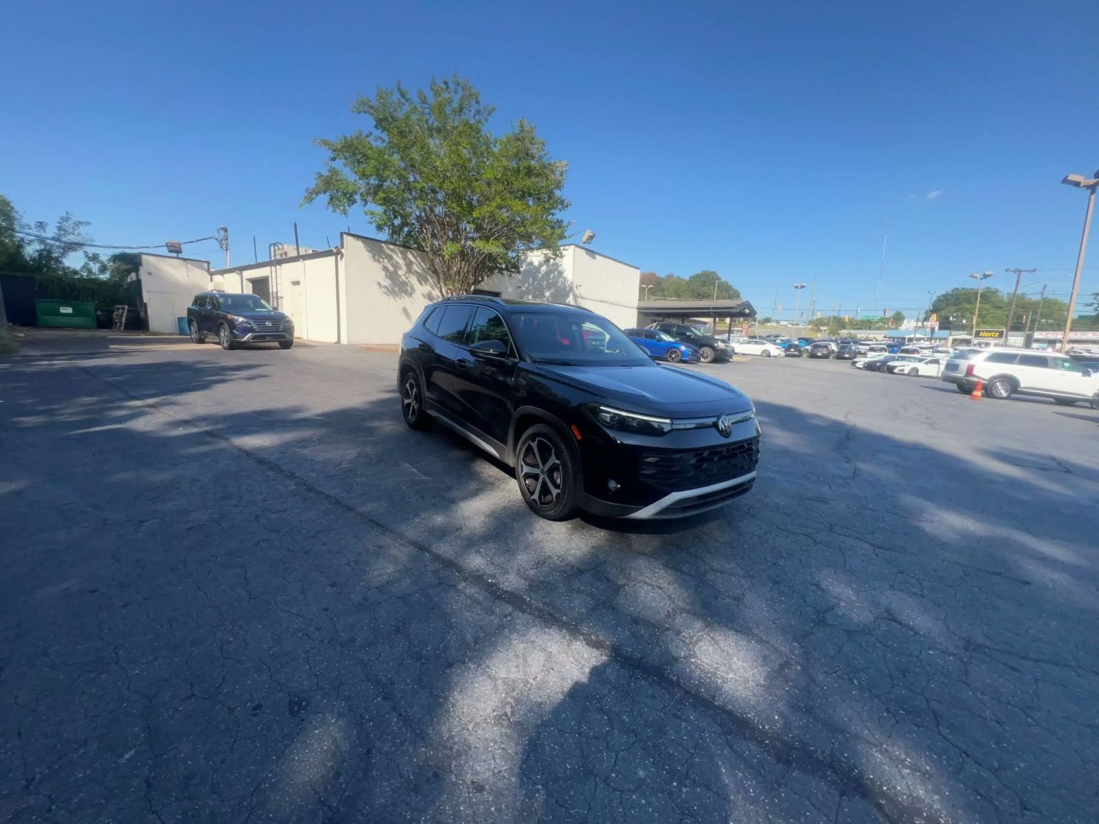 Used 2026 Volkswagen Tiguan SE FWD image 3
