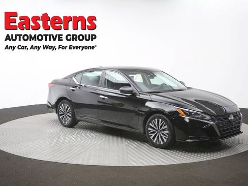 Used 2025 Nissan Altima 2.5 SV FWD image 49