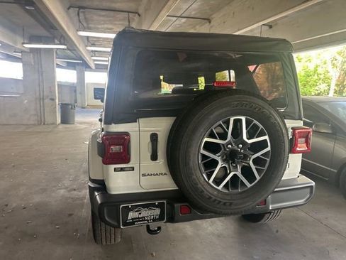 Used 2025 Jeep Wrangler Sahara w/ Technology Group image 21