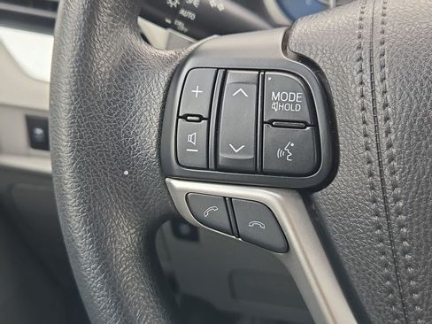 Used 2018 Toyota Sienna LE FWD image 23