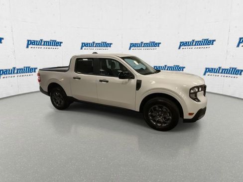 New 2025 Ford Maverick XLT w/ XLT Luxury Package image 13