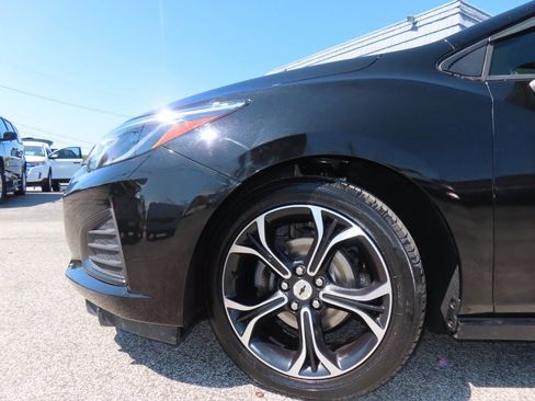 Used 2019 Chevrolet Cruze LT w/ RS Package FWD image 31
