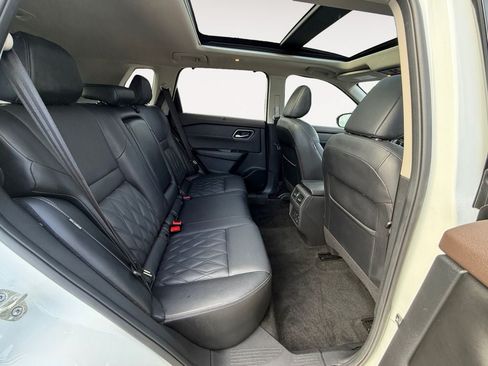 Used 2021 Nissan Rogue Platinum AWD/4WD image 23