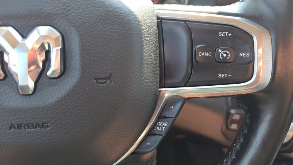 Used 2019 RAM 1500 Laramie AWD/4WD image 26