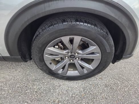 Used 2022 Ford Explorer XLT w/ Equipment Group 202A RWD image 15