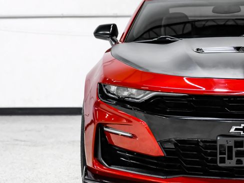 Used 2019 Chevrolet Camaro SS RWD image 32