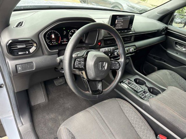 Used 2025 Honda Pilot Sport image 18