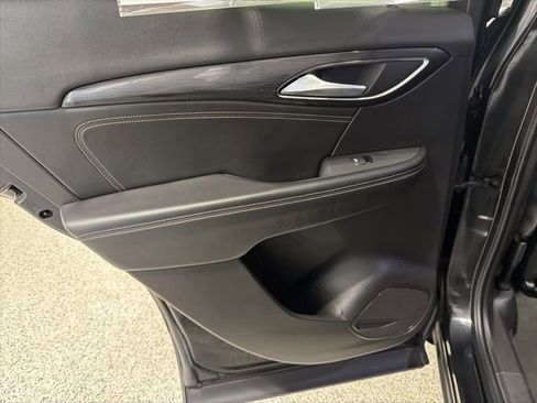 Used 2023 Buick Envision Essence image 24