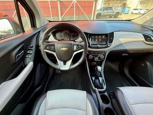 Used 2018 Chevrolet Trax Premier AWD/4WD image 16