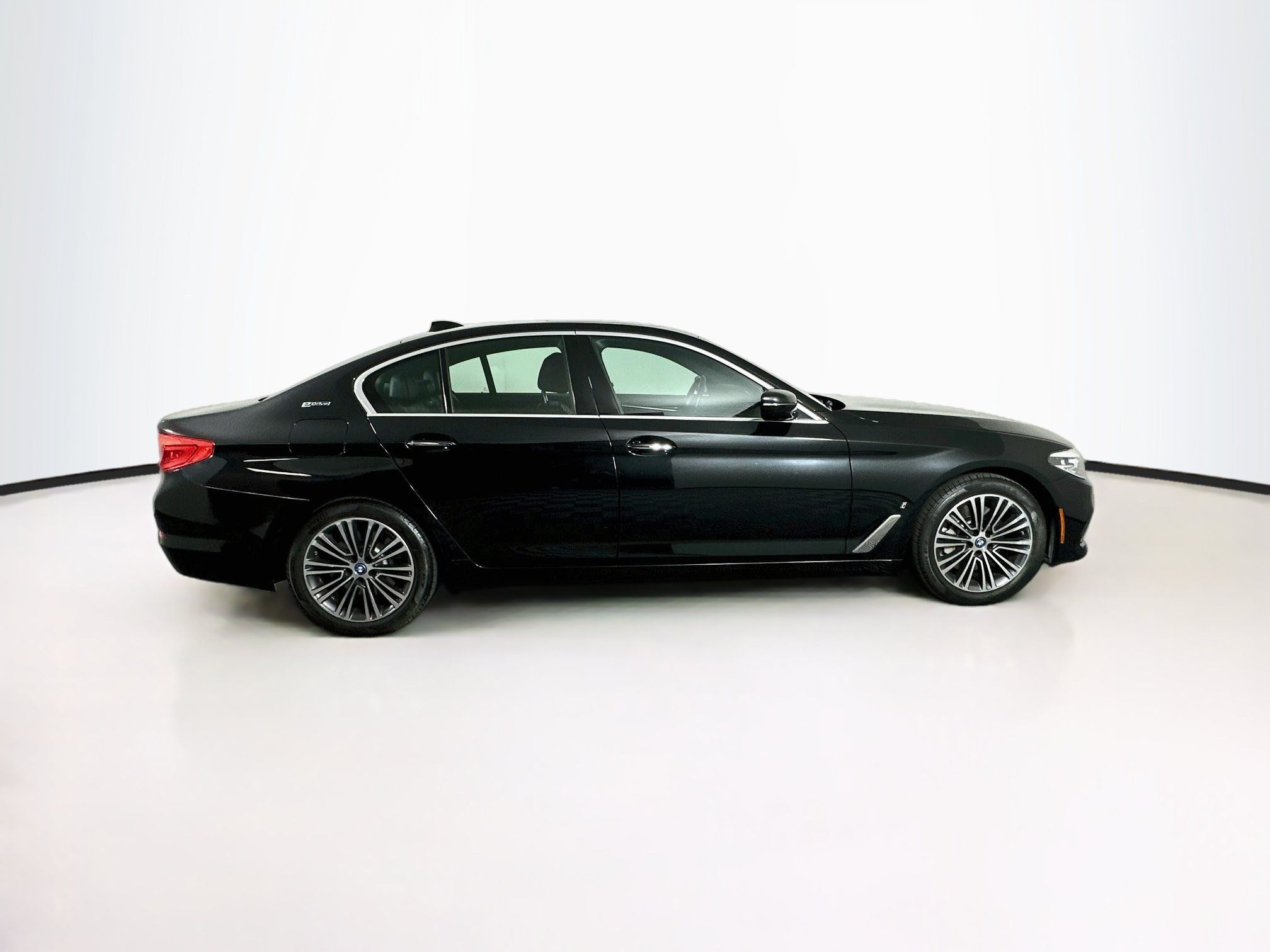 Used 2018 BMW 530e RWD image 10
