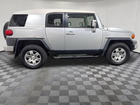 Used 2008 Toyota FJ Cruiser 4WD image 14
