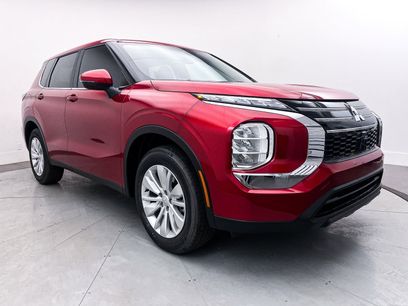 New 2025 Mitsubishi Outlander ES
