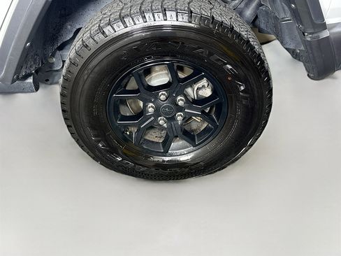 Used 2025 Jeep Wrangler Unlimited Sport AWD/4WD image 11