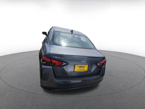 Used 2025 Nissan Versa SV image 4