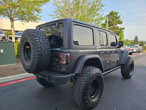 Used 2018 Jeep Wrangler Unlimited Sport S AWD/4WD image 7
