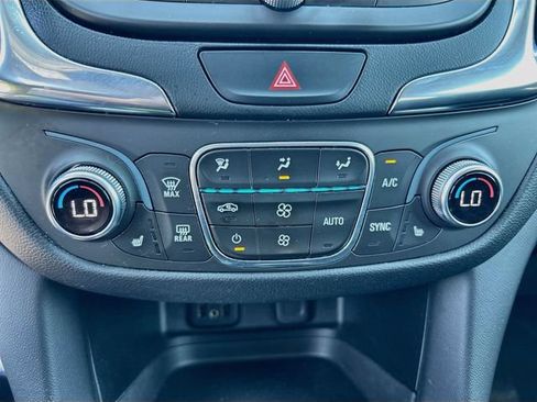 Used 2018 Chevrolet Equinox LT w/ Sun & Infotainment Package AWD/4WD image 23