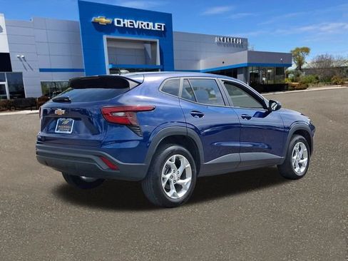 Used 2024 Chevrolet Trax LS w/ LS Convenience Package FWD image 27