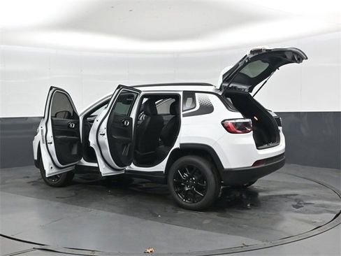 New 2026 Jeep Compass Latitude image 47