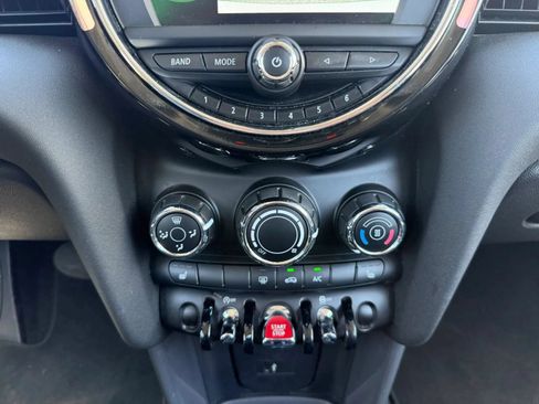 Used 2021 MINI Cooper 2-Door Hardtop FWD image 19