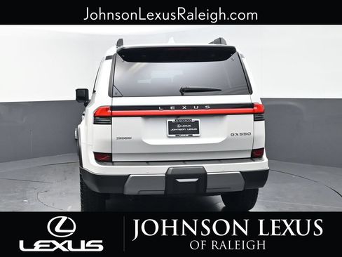 Used 2024 Lexus GX 550 AWD/4WD image 8